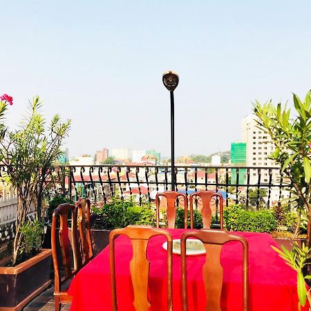 Hotel Luxury World Phnom Penh Exterior photo