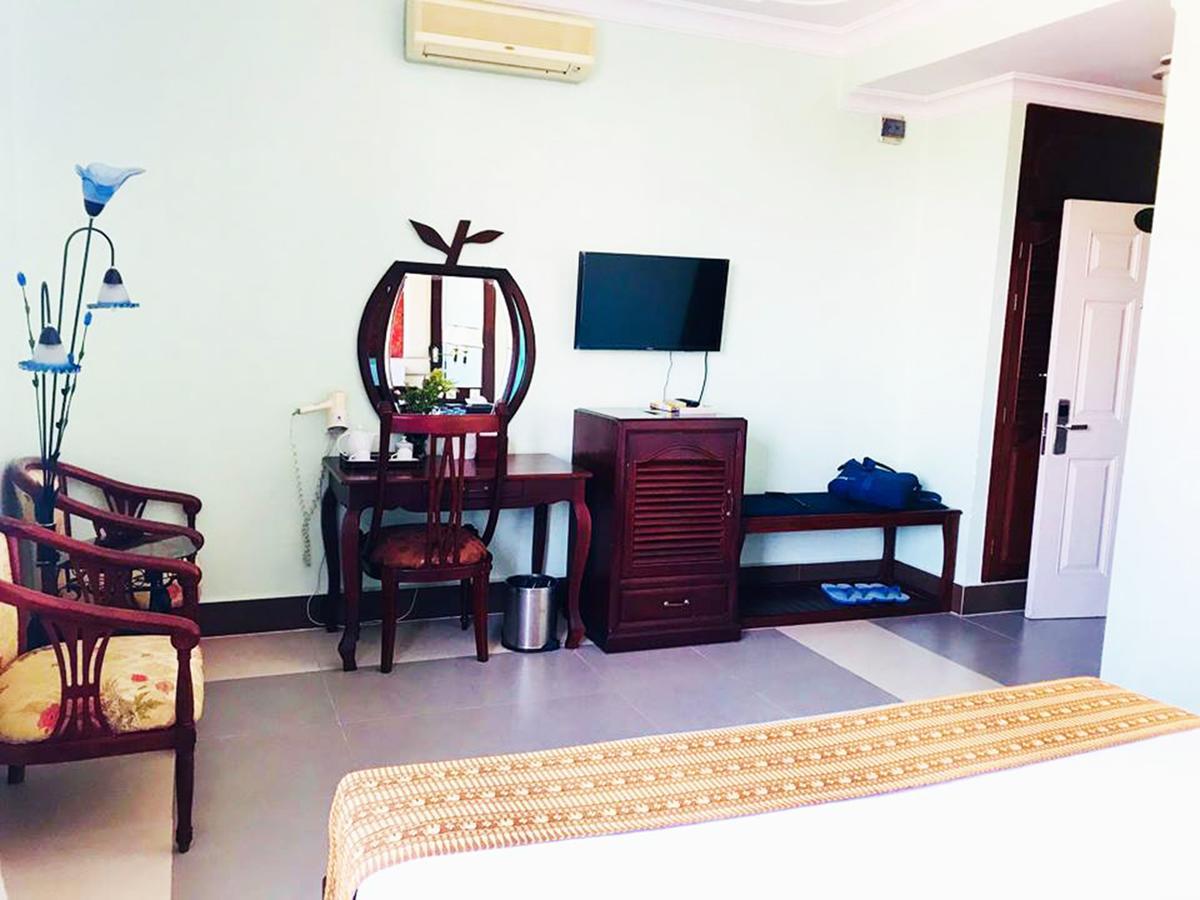 Hotel Luxury World Phnom Penh Exterior photo